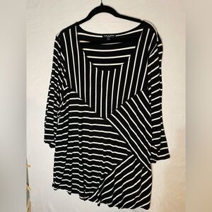 Cable & Gauge Black and White Geometric Striped Blouse